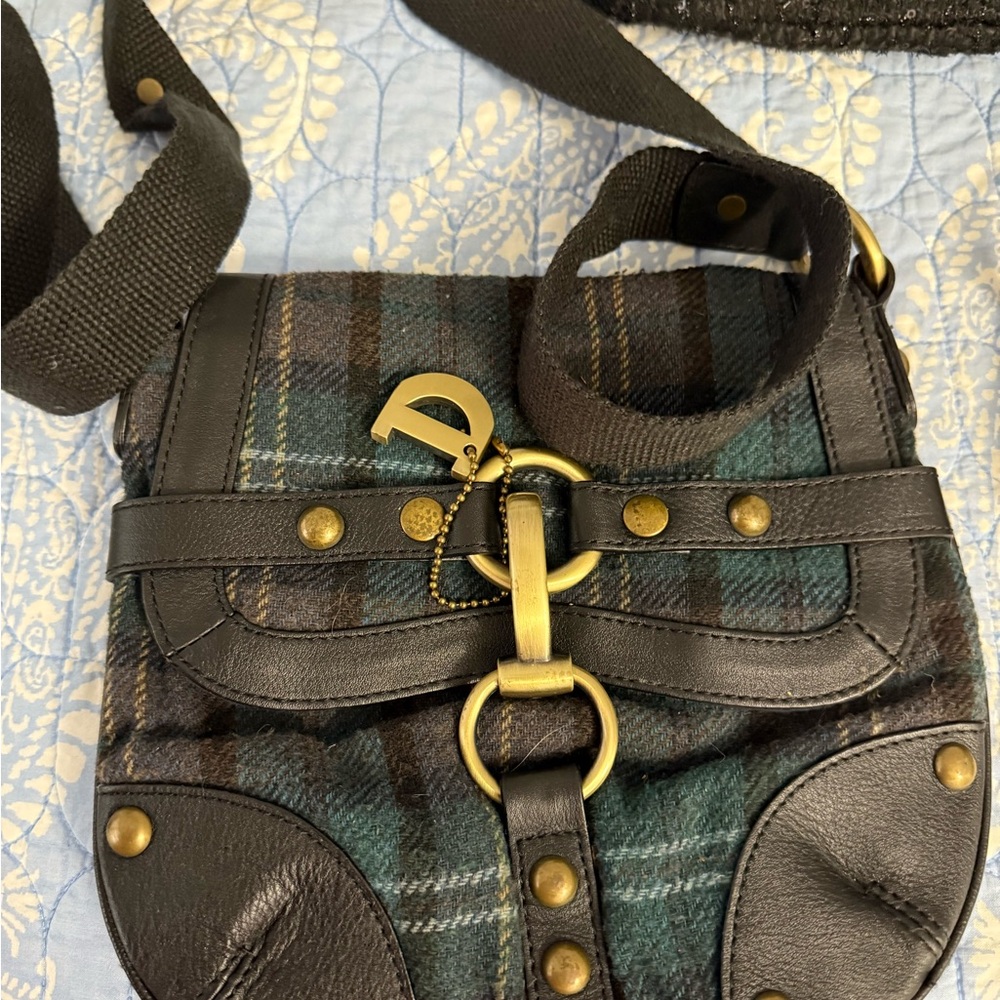 Black and Green Crossbody Bag with Gold Clasp